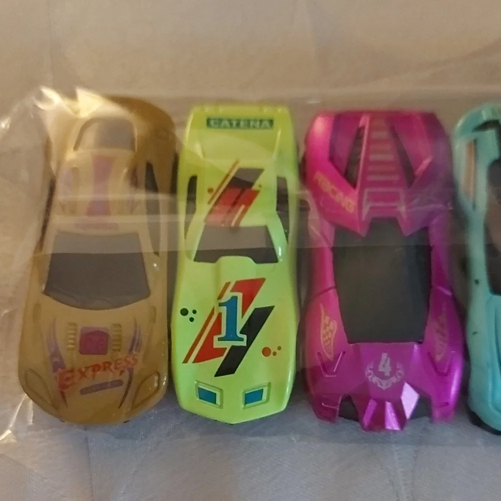 Colorful Racing Car Set for Kids - Picture 3 of 6